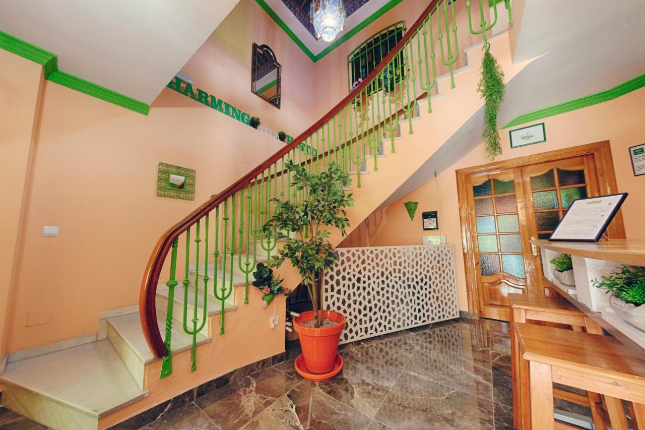 Charming Nerja Hostel מראה חיצוני תמונה